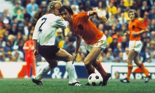 johan-cruyff-qua-doi-1