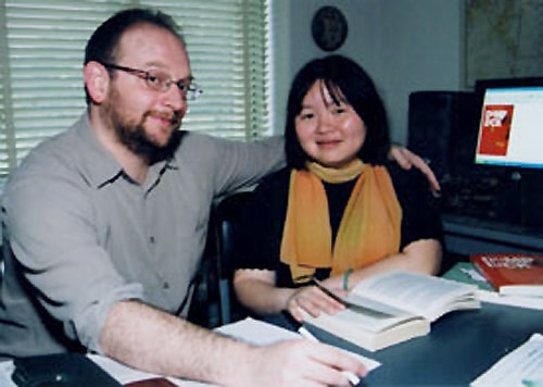 Giáo sư Peter Zinoman và vợ