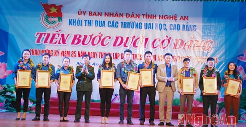 Vinh danh các cán bộ đoàn, đoàn viên xuất sắc