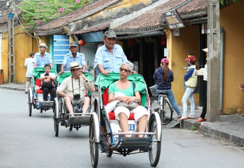 khach-quoc-te-den-viet-nam-tang-gan-20