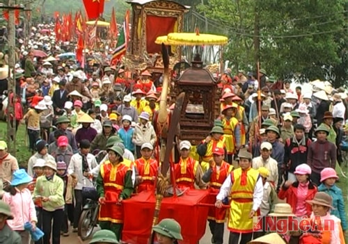 Lễ rước thần tại Lễ hội Đền Quả Sơn.Ảnh:  Mai Hoa