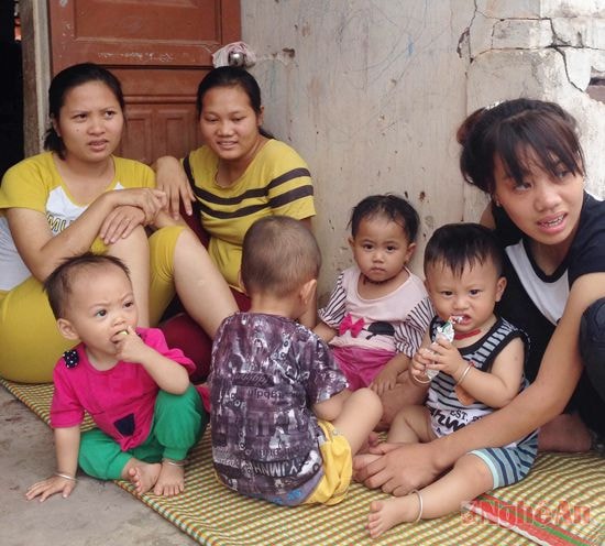Những lao động nữ ở Nghi Thiết ( Nghi Lộc) trở về nhà sau thời gian lao động tự do ở Thái Lan