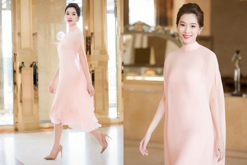 Diện thiết kế mỏng của Lê Thanh Hòa, Đặng Thu Thảo toát lên vẻ mong manh với gam màu hồng thạch anh đang được yêu thích.