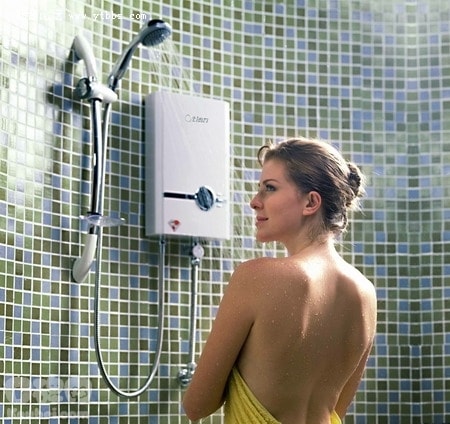 Sử dụng bình nóng lạnh đúng cách là phương pháp hiệu quả để tiết kiệm điện. Ảnh: Internet.
