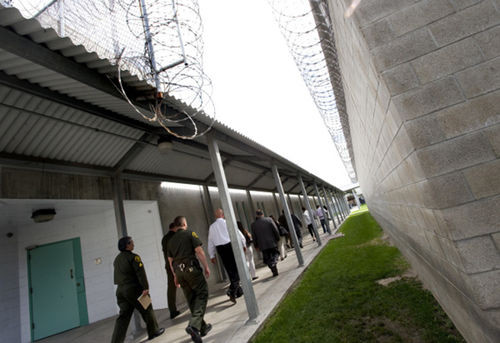 Ban đầu, Theo Lacy chỉ có diện tích gần 3 hecta với sức chứa hơn 400 tù nhân ở cấp độ an ninh tối thiểu, nhằm mục đích giảm bớt tình trạng quá tải cho nhà tù Phố Sycamore của Santa Ana. Ảnh: OC Register