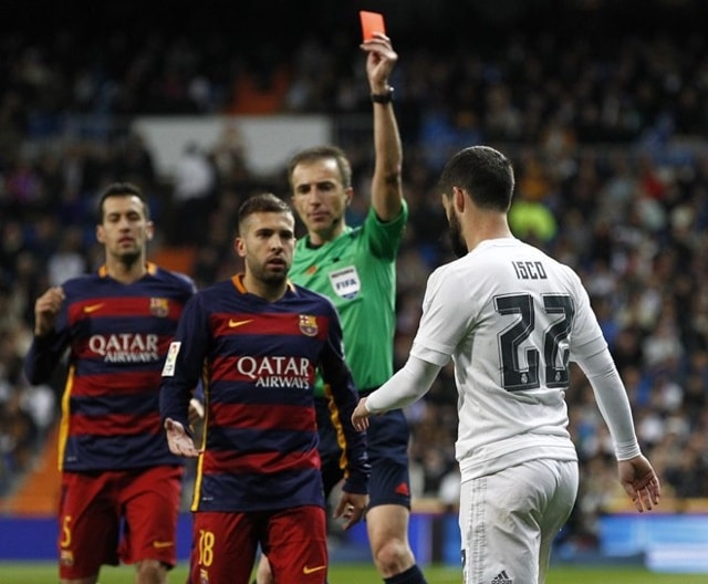 Isco trở thành cầu thủ gần nhất dính thẻ đỏ ở 
