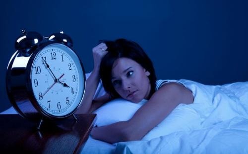 Thức khuya rất có hại cho sức khoẻ, đặc biệt là đối với chị em phụ nữ.