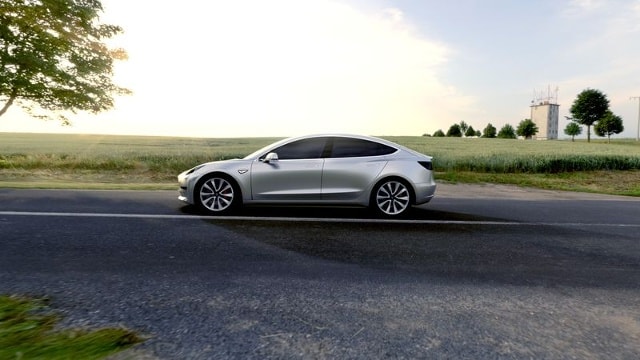 Tesla 3 có giá từ 35.000 USD.