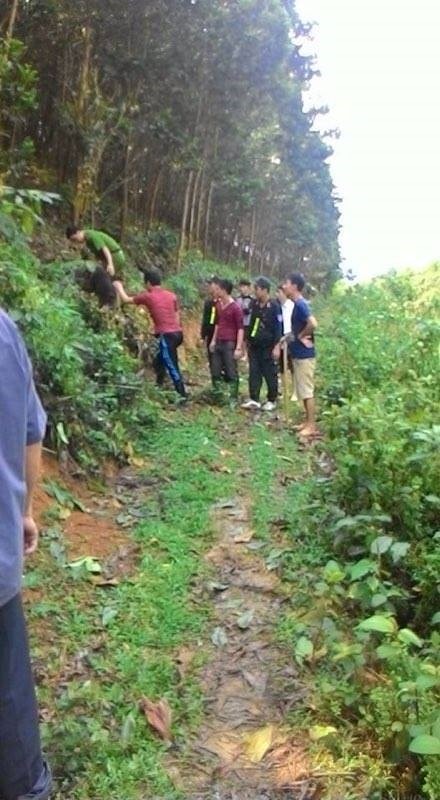 Đoạn đường di chuyển hơn 100 km đường rừng núi.