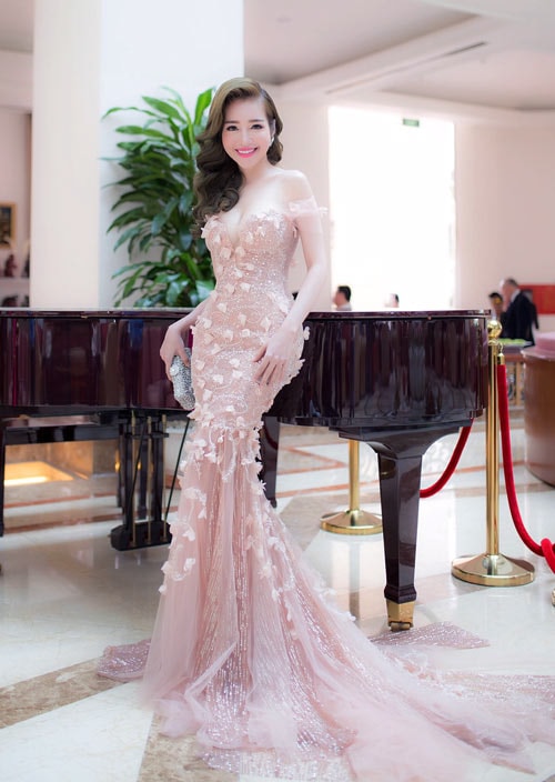 my-nhan-viet-mac-dep-nhat-tuan-2
