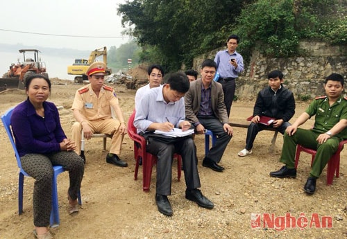              Đoàn liên nghành đã lập biên bản và xử lý hành chính đối với chủ thuyền