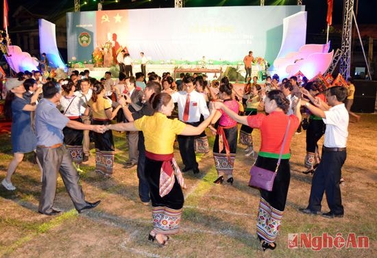 Xây dựng khối bản đạt khu dân cư tiên tiến là một trong những nhiệm vụ của huyện Qùy Châu. 