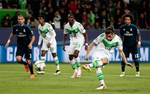 quat-nga-real-wolfsburg-dat-mot-chan-vao-ban-ket-champions-league-2