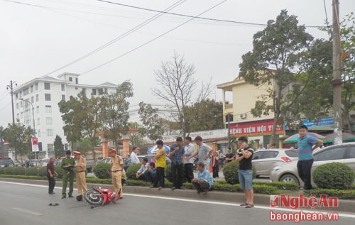 Lực lượng chức năng điều tra nguyên nhân vụ tai nạn