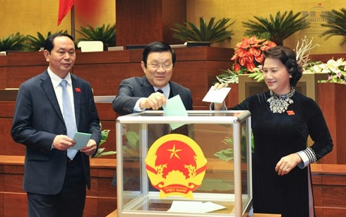 Quốc hội sẽ phê chuẩn đề nghị của Thủ tướng Chính phủ về việc bổ nhiệm 21 thành viên Chính phủ bằng hình thức bỏ phiếu kín.