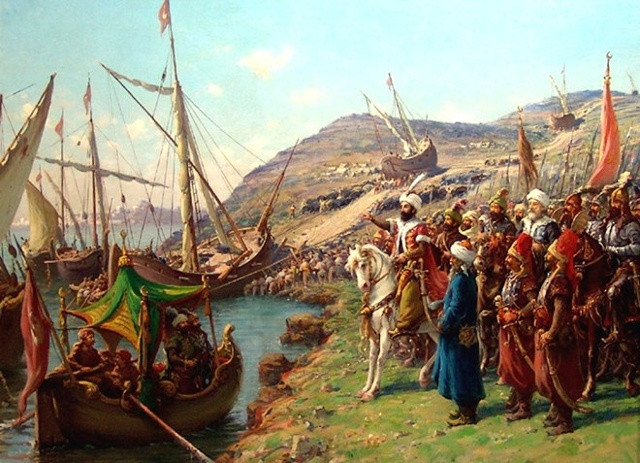 Quân đế chế Ottoman đã đưa toàn bộ lực lượng hải quân của mình lên bờ để vượt qua dây xích khổng lồ của quân Byzantine.