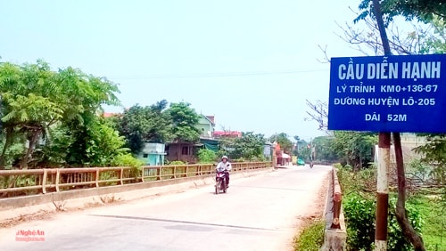 Hệ-thoogns-giao-thông-được-nhựa-và-bê-tông-hóa