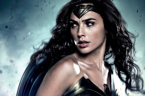 Gal Gadot với tạo hình Wonder Woman trong 