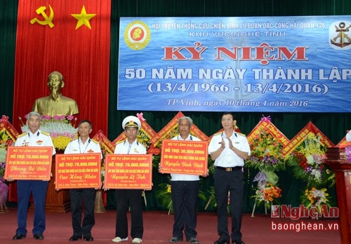 Ban liên lạc truyền thống Lữ đoàn Hải quân 126 trao nhà tình nghĩa cho 4 cựu chiến binh có hoàn cảnh khó khăn.