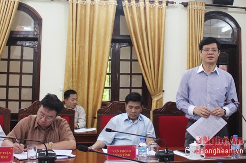 Đồng chí Lễ Xuân Đại - Phó Chủ tịch Thường trực UBND tỉnh phát biểu tại buổi làm việc. 