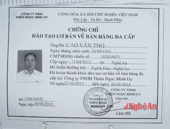 Dù là “Phó phòng kinh doanh” nhưng ông Cao Văn Thơ chưa hề được đào tạo về bán hàng đa cấp. Hơn thế,  tại hồ sơ nộp cho cơ quan chức năng khi kiểm tra, ông này được công ty Thiên Ngọc Minh Uy cấp chứng chỉ đã qua đào tạo.