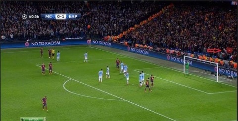 Quốc kỳ Việt Nam tung bay ở Etihad trận Man City- Barcelona