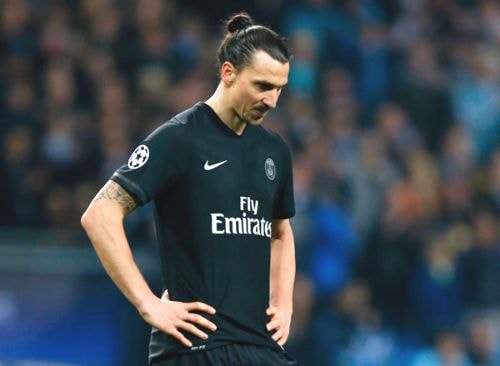 Vận đen Champions League khiến Ibrahimovic chỉ biết cúi mặt 