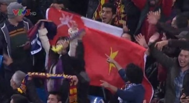 Cờ Việt Nam trong trận Man City- PSG
