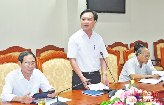 Đồng chí Hồ Phúc Hợp - Trưởng ban Dân vận Tỉnh ủy phát biểu tại cuộc thẩm tra