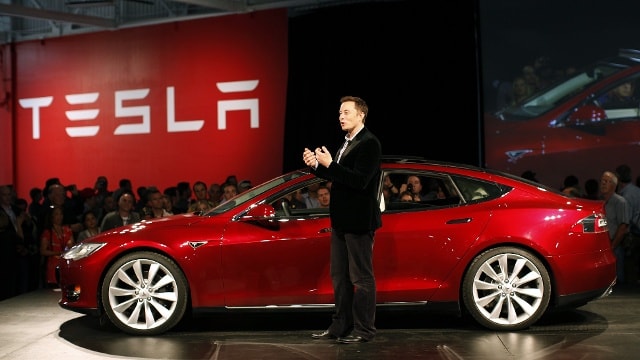  CEO Elon Musk và dự án xe ô tô chạy bằng điện Tesla Motors (Nguồn: Forbes)
