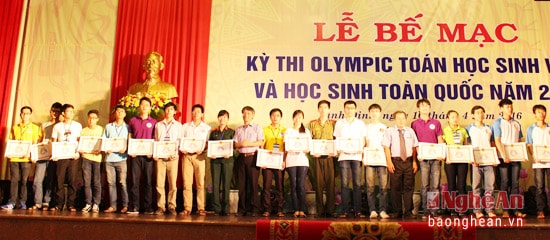 Học sinh, sinh viên Trường Đại học Vinh đã có thành công vang dội tại Kỳ thi Olympic Toán học lần này.