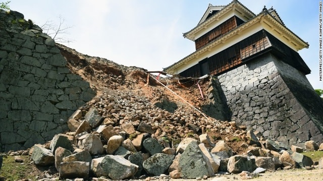 Lâu đài Kumamoto là một điểm du lịch lớn và là một trong những di sản văn hóa quan trọng của Nhật Bản.