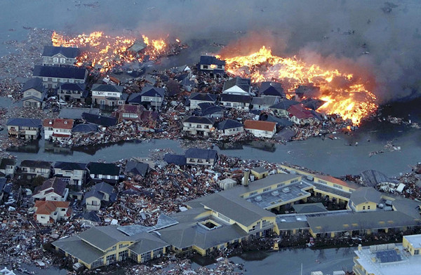 Trận động đất cường độ 9 độ richter ngày 11/3/2011 ngoài khơi bờ biển Đông Bắc Nhật Bản gây nên 1 vụ sóng thần khiến hơn 18.000 người thiệt mạng.