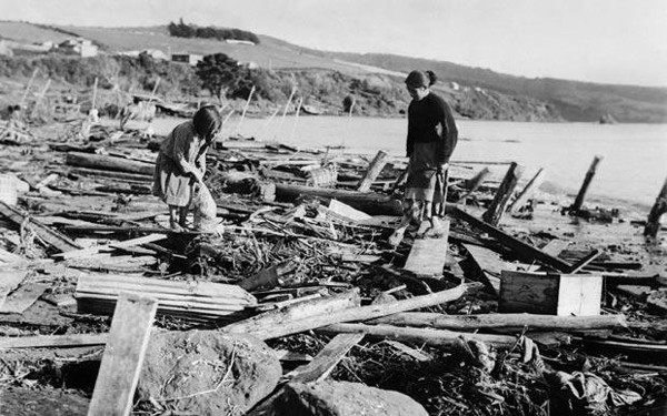 Ngày 4/2/1965 xảy ra 1 trận động đất mạnh 8,7 độ richter tại quần đảo Rat, Alaska, gây ra 1 cơn sóng thần cao 11 m.