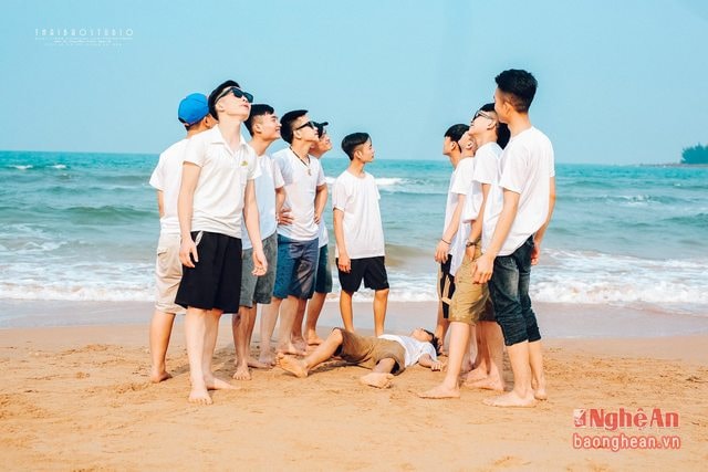 Thực hiện bộ ảnh này, các bạn trẻ mong mỏi sẽ lưu giữ nhuwngc khoảnh khắc vô tư, hồn nhiên nhất để ghi nhớ lứa tuổi học trò