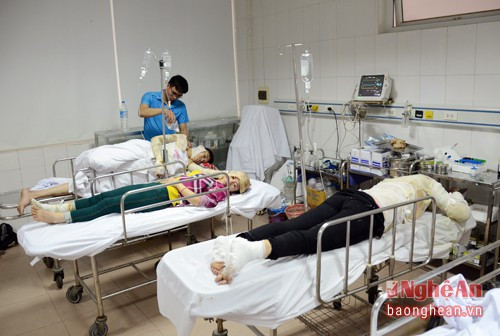 Hiện có 7 bệnh nhân đang được điều trị tại Bệnh viện Đa khoa 115, trong đó có 4 người bị bỏng rất nặng.