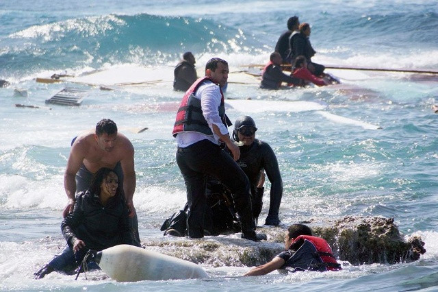 Con số thương vong sau vụ chìm thuyền tại Địa Trung Hải ngày 18/4 chưa được xác định chính xác. Ảnh: AP.