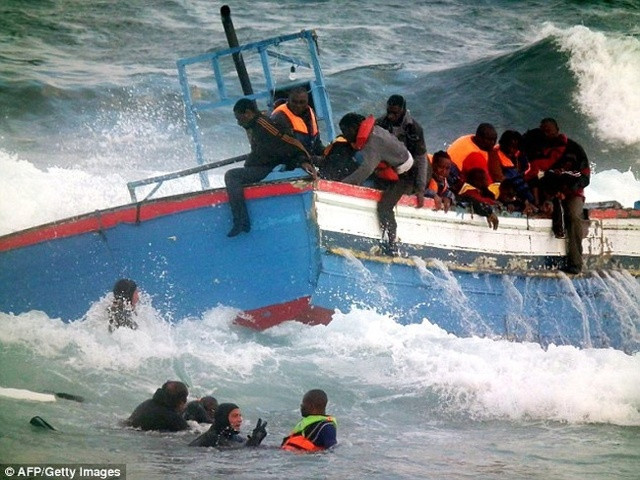 Khoảng 400 người đến từ các quốc gia khác nhau ở châu Phi đã thiệt mạng ở vùng biển ngoài khơi Địa Trung Hải. (Ảnh: AFP)