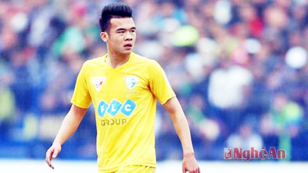 Hoàng Thịnh trong màu áo FLC Thanh Hóa.