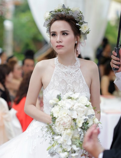 my-nhan-viet-va-nhung-lan-gap-song-gio-khi-yeu-dai-gia-4
