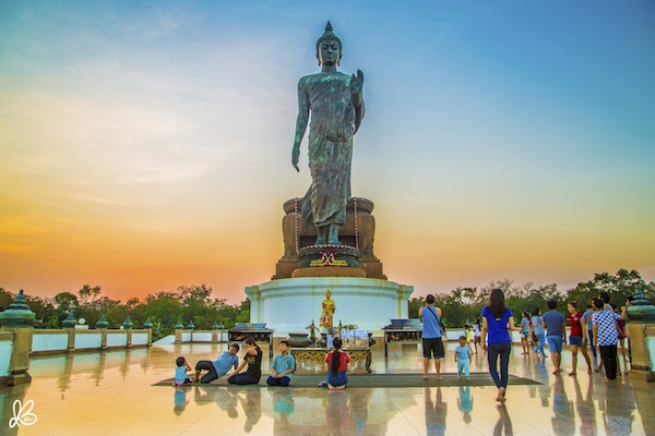 Bức tượng Phật tại Phutthamonthon - được xem là pho tượng Phật đứng cao nhất thế giới.