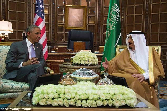 Tổng thống Obama hội đàm với Vua Salman bin Abdulaziz của Saudi Arabia tại cung điện Egra ở thủ đô Riyadh ngày 20/4. Ảnh: AFP.