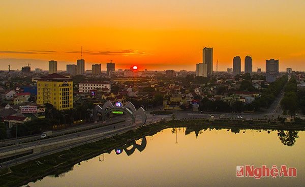 Vinh - thành phố bình minh. Ảnh Sỹ Minh.
