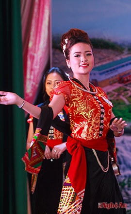 Thí sinh Vi Thị Nga, đại diện dân tộc Thái, đến từ Anh Sơn