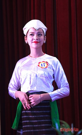Thí sinh Lô Thị Lâm Oanh, đại diện dân tộc Thổ, đến từ Tân Kỳ