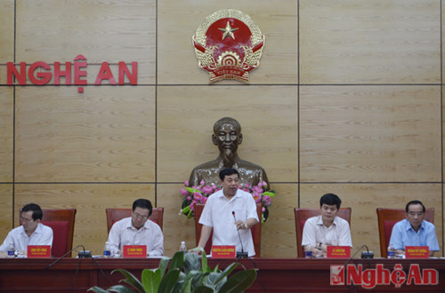 Đồng chí Chủ tịch UBND tỉnh Nguyễn Xuân Đường chủ trì cuộc họp