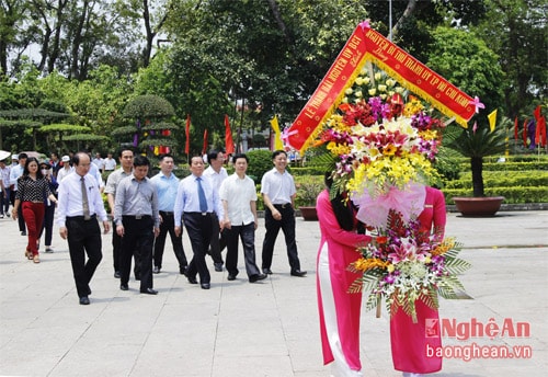 Đồng chí Lê Thanh Hải và đoàn công tác Thảnh ủy TP. Hồ Chí Minh