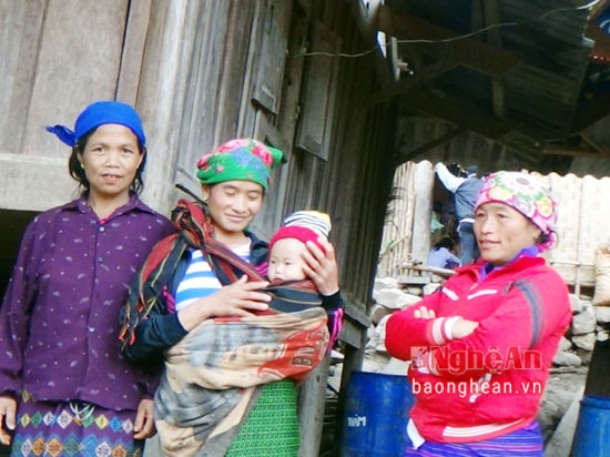 Khi đã lập gia đình và sinh con, người Khơ Mú thường xưng bố hoặc mẹ
