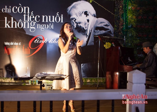 “Tình khúc chiều mưa”, “Đêm nay ai đưa em về”, “Buồn ơi chào mi”, “Tình yêu đến trong giã từ” .... là những ca khúc để lại nhiều cảm xúc mạnh mẽ trong đêm nhạc
