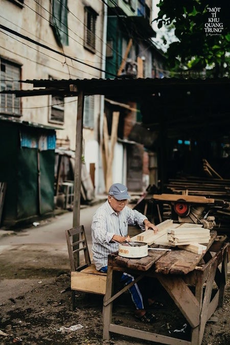 Những cư dân vẫn còn 'chung thuỷ' với khu tập thể Quang Trung không khỏi tiếc nuối khi biết công trình này sắp bị dỡ bỏ. Nhưng trong thâm tâm mỗi người đều hiểu đó là quy luật phát triển tất yếu của xã hội. 